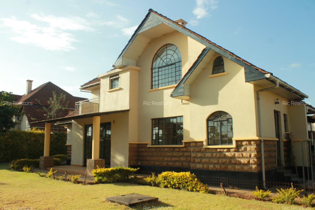 4 Bed Townhouse with En Suite at Redhill - 5