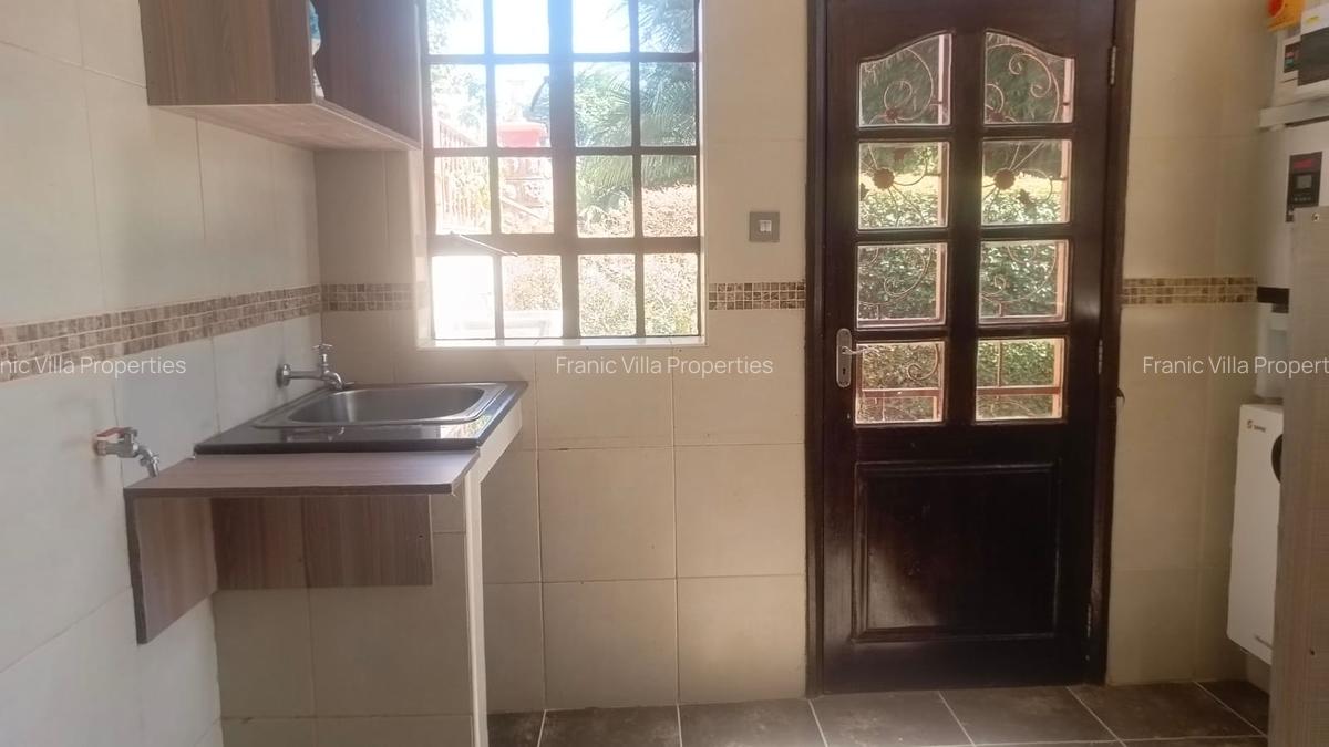 4 Bed Villa with En Suite at Rosslyn Lone Tree - 8