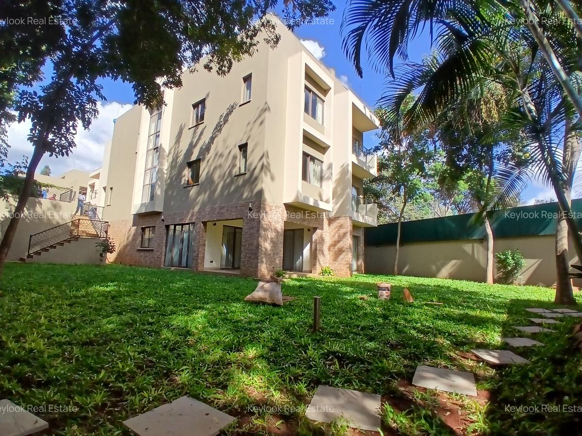 5 Bed Townhouse with En Suite at Lavington Green - 14
