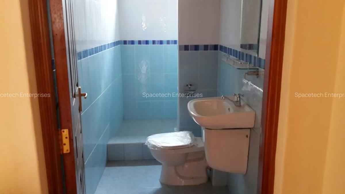 5 Bed House with En Suite in Runda - 19