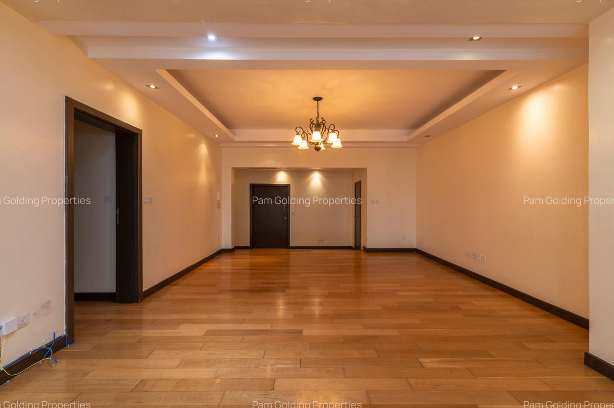 5 Bed Apartment at Riverside Drive - 6