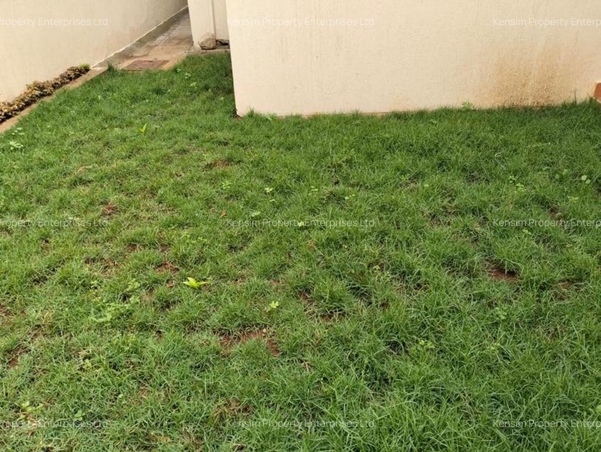 4 Bed Townhouse with En Suite in Kyuna - 13