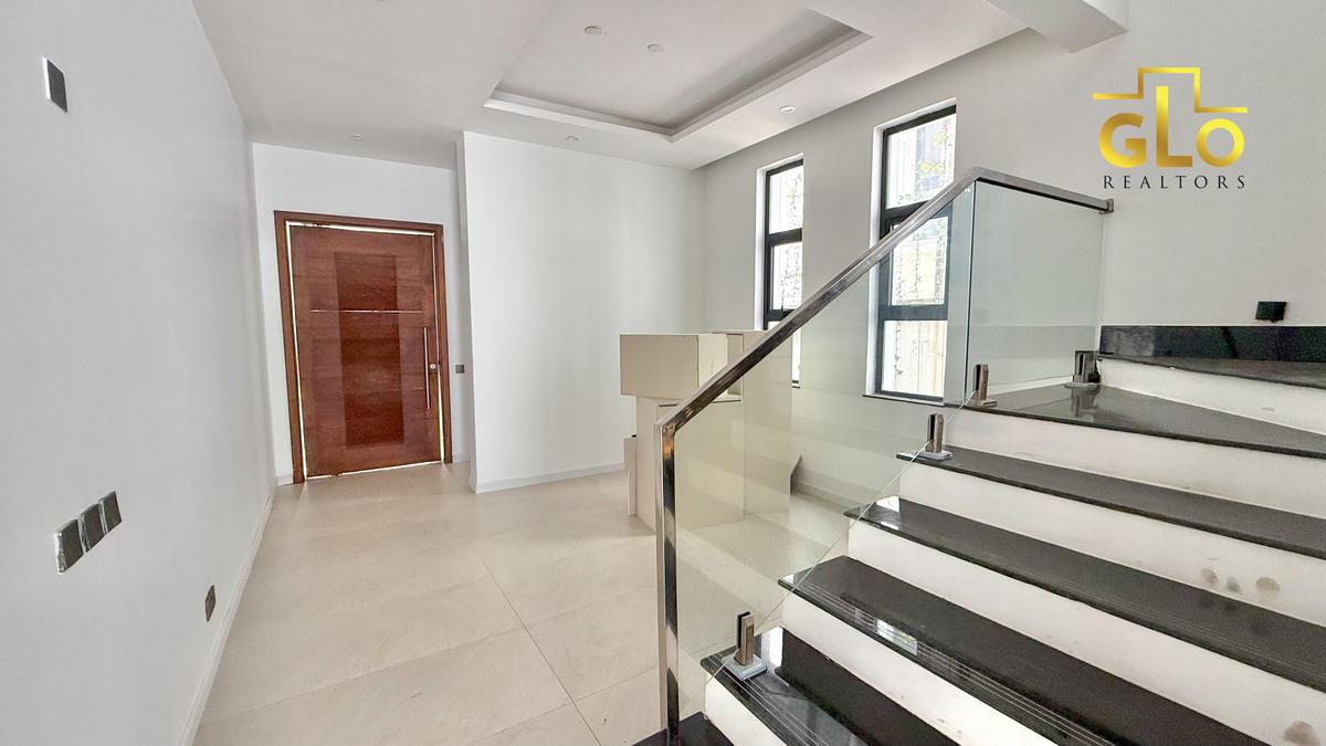 5 Bed Villa with En Suite in Lavington - 8