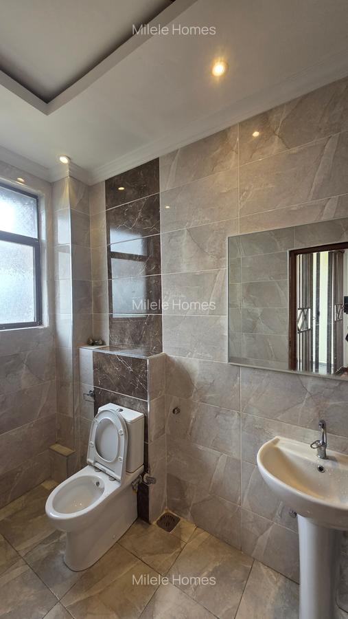 Serviced 3 Bed Apartment with En Suite in Kileleshwa - 12