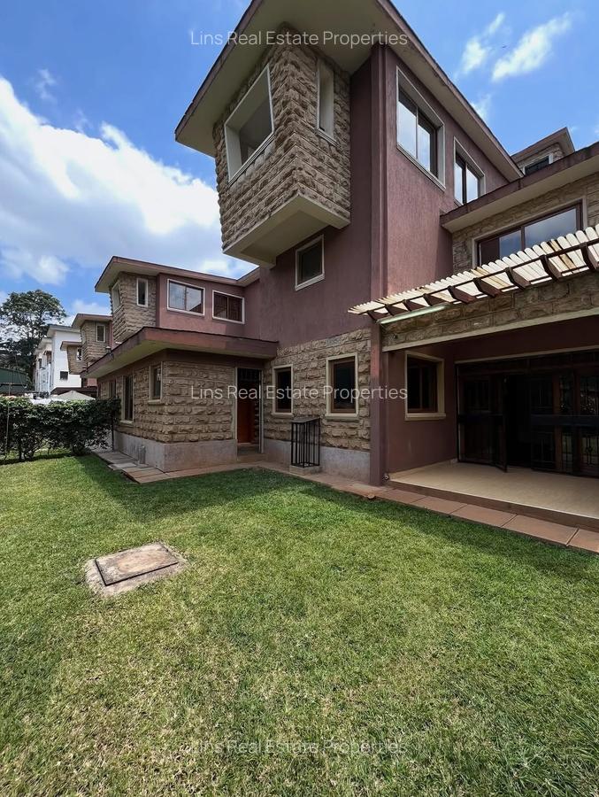 5 Bed Townhouse with En Suite in Lavington - 2