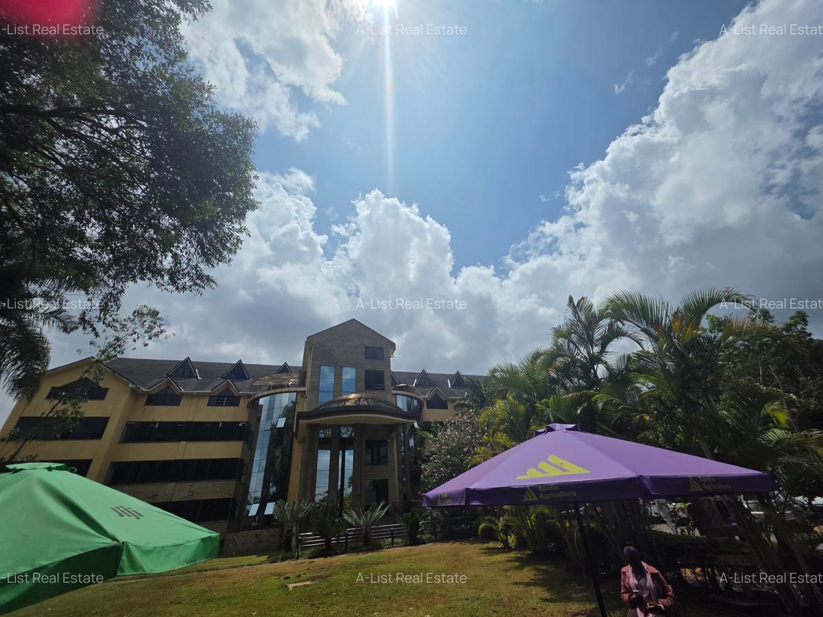 695 ft² Commercial Property with Service Charge Included at Grevillea Grove - 4