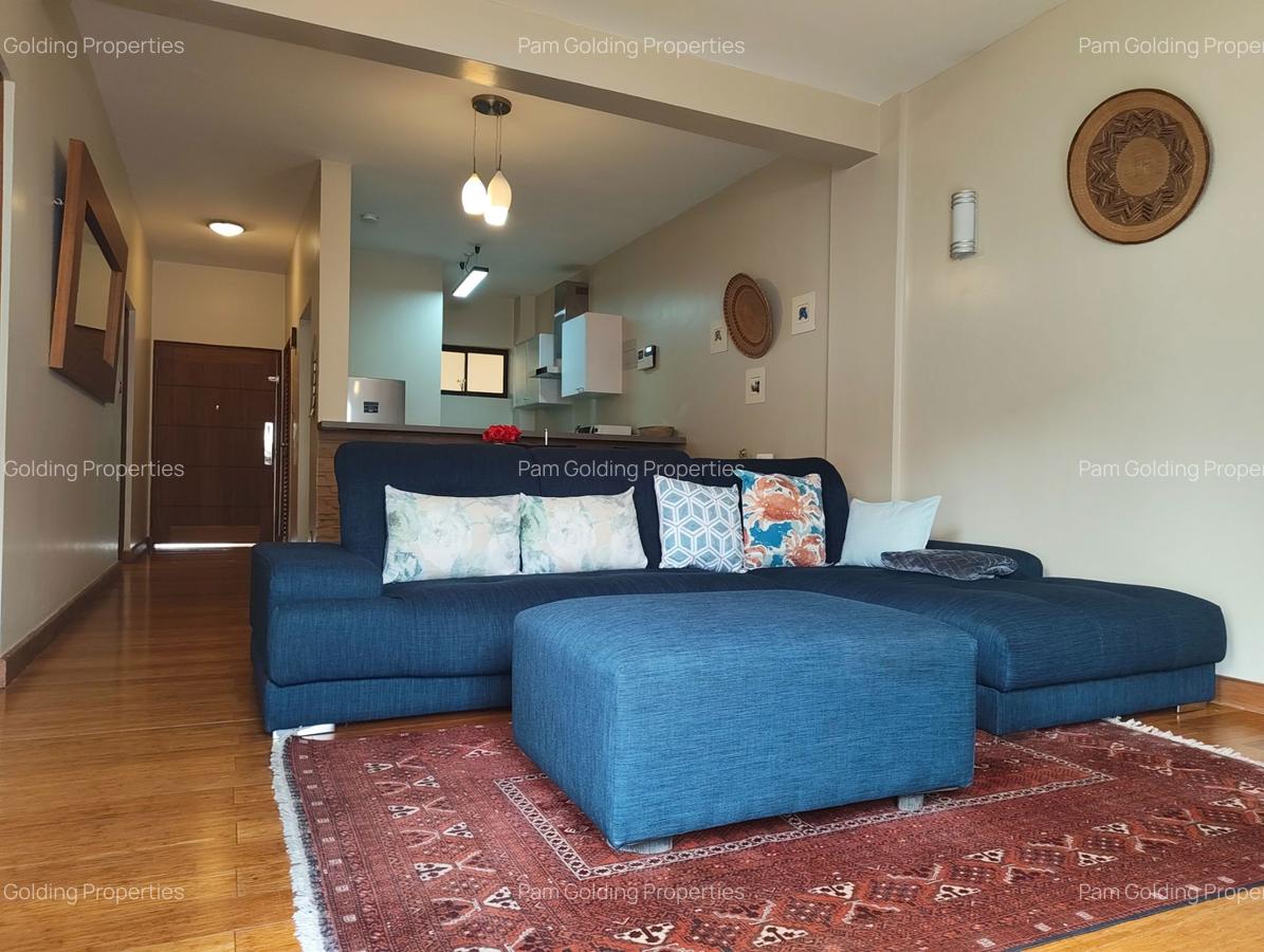 1 Bed Apartment with En Suite in Lavington - 3