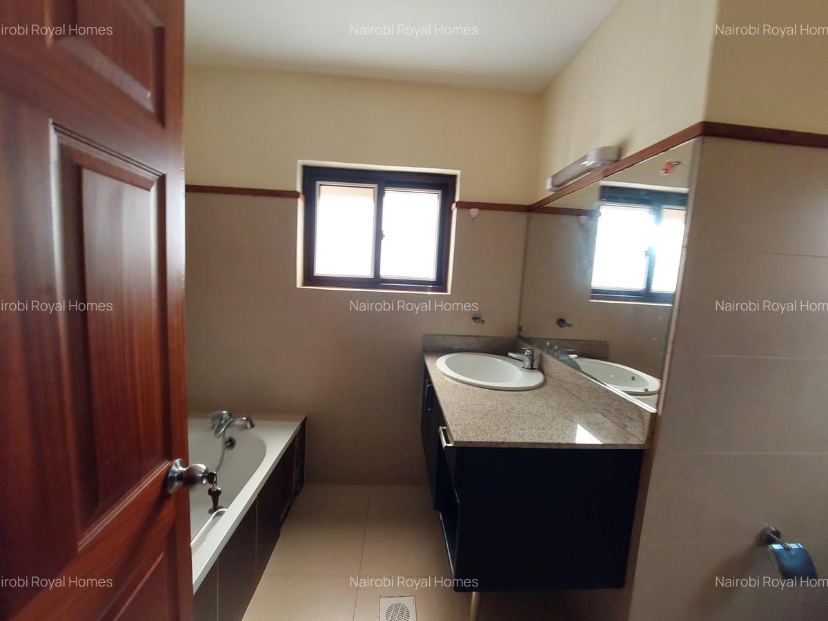 5 Bed Townhouse with En Suite at Lavington - 11