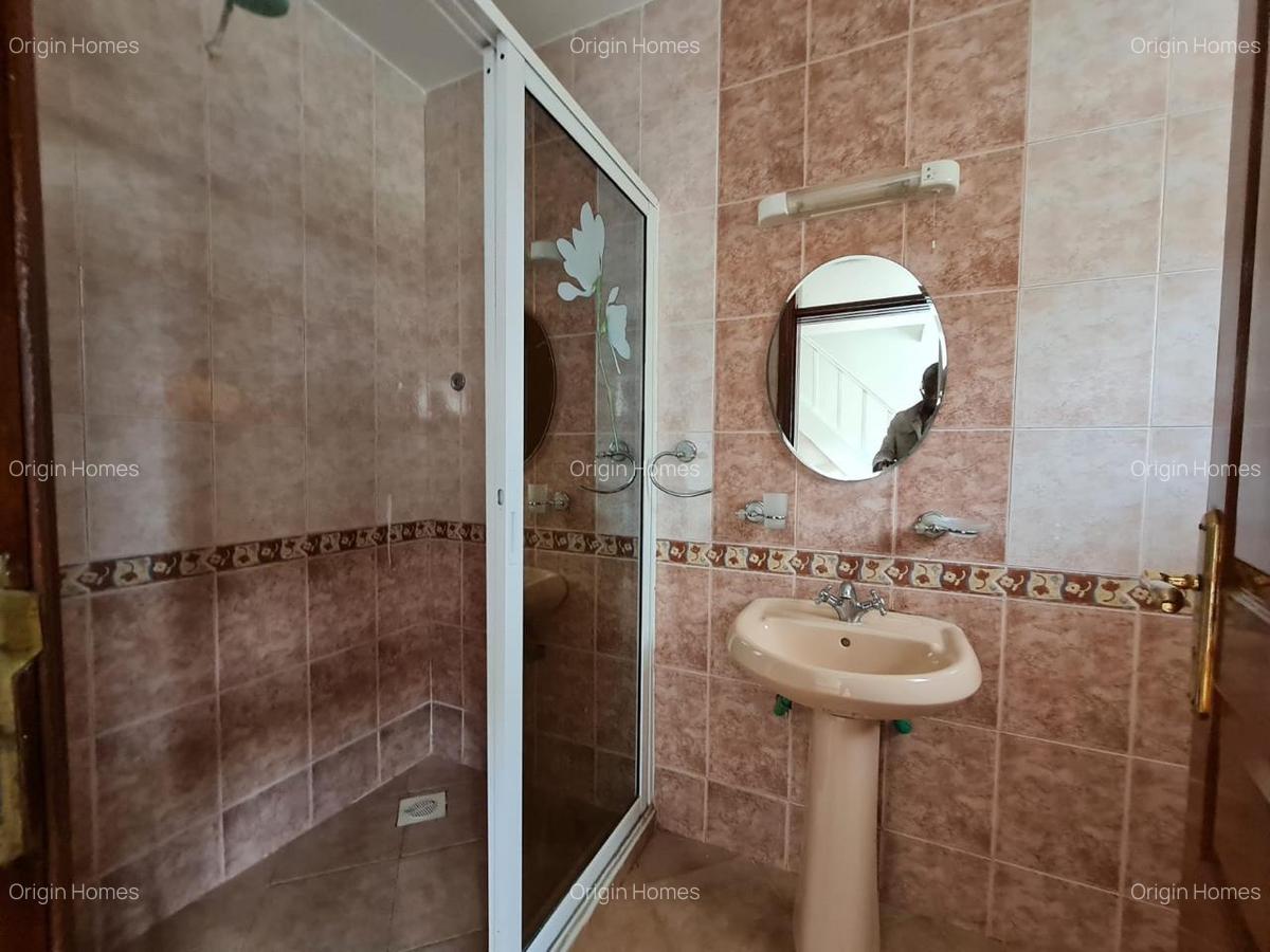 4 Bed Townhouse with En Suite at Westlands - 16