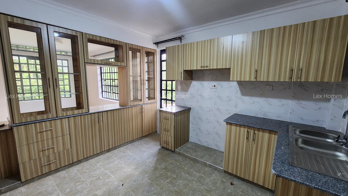 3 Bed House with En Suite at Rimpa - 8