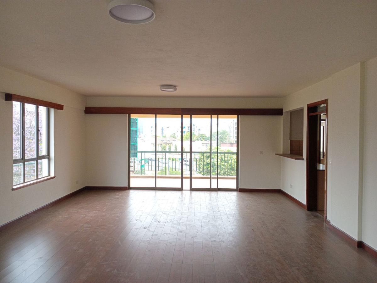 4 Bed Apartment with En Suite in Parklands - 1