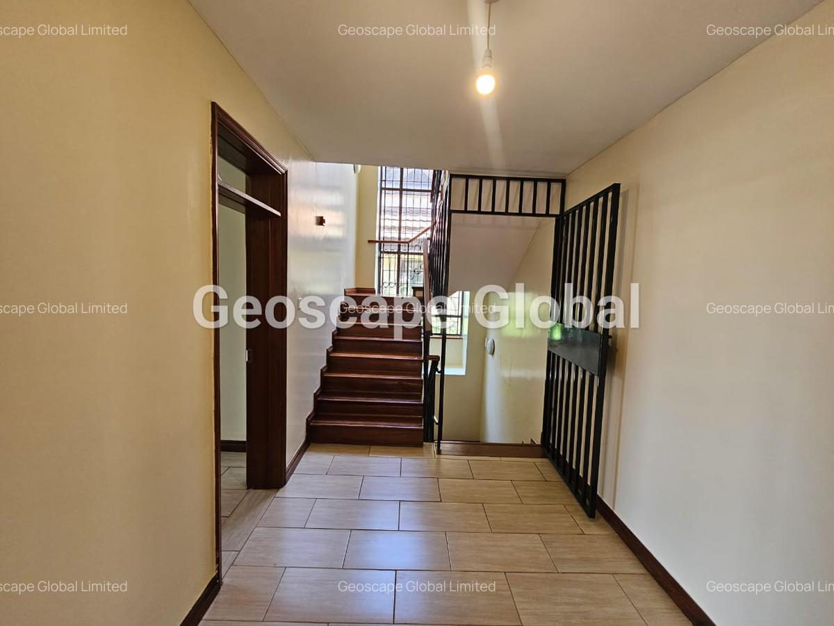 4 Bed Townhouse with En Suite in Runda - 6