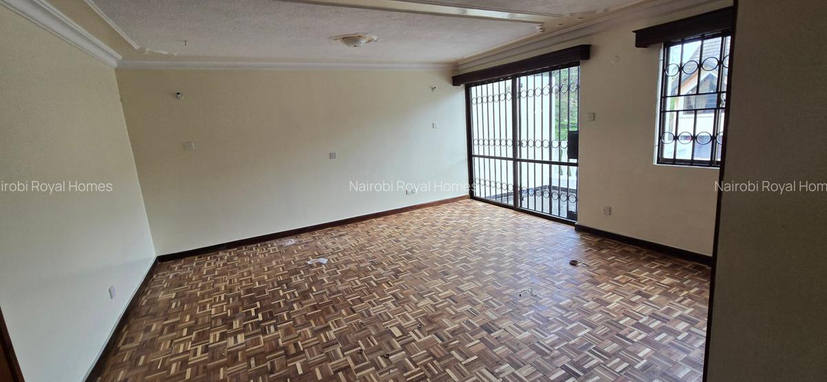 5 Bed Townhouse with En Suite at Lavington Green - 16