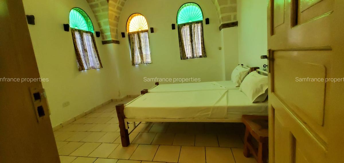 6 Bed Townhouse with En Suite at Kilifi Bofa - 13