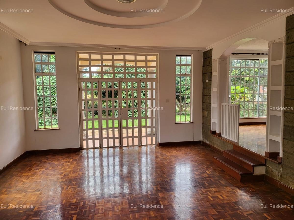 4 Bed Townhouse with En Suite at Red Hill - 5