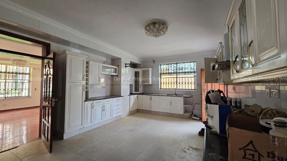 4 Bed Townhouse with En Suite in Lavington - 4