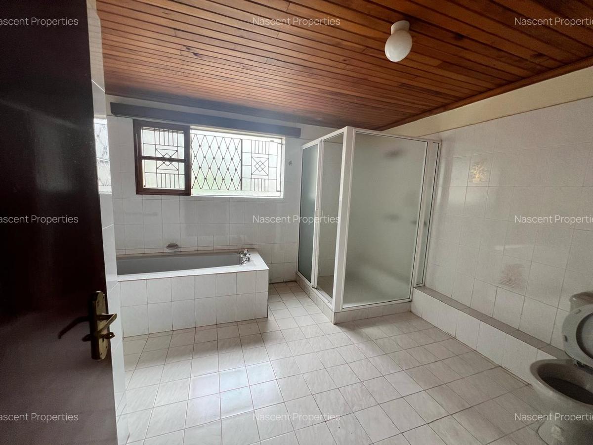 4 Bed Townhouse with En Suite in Spring Valley - 12