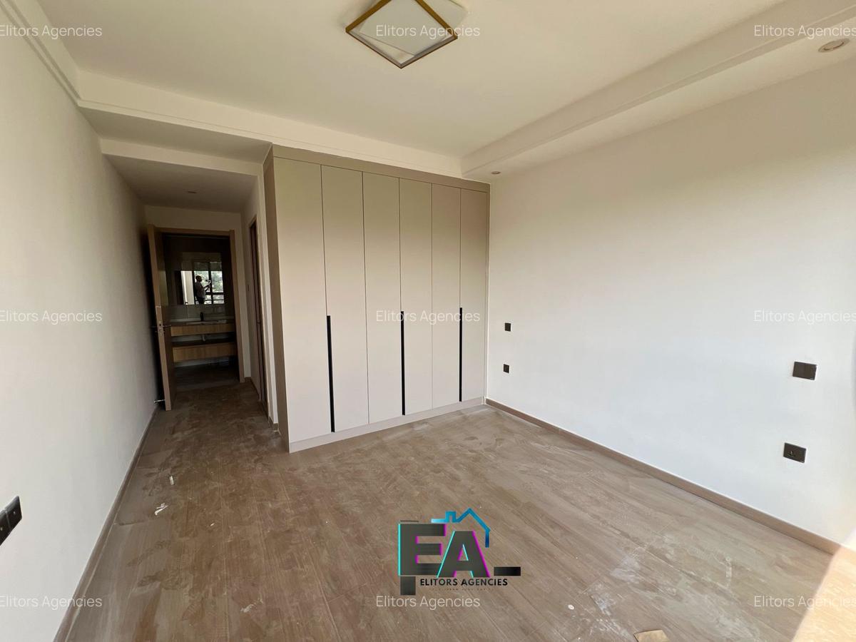 2 Bed Apartment with En Suite at Riverside Drive - 13