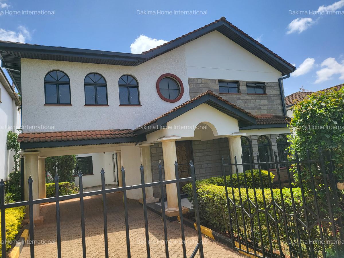 4 Bed Townhouse with En Suite in Spring Valley - 1