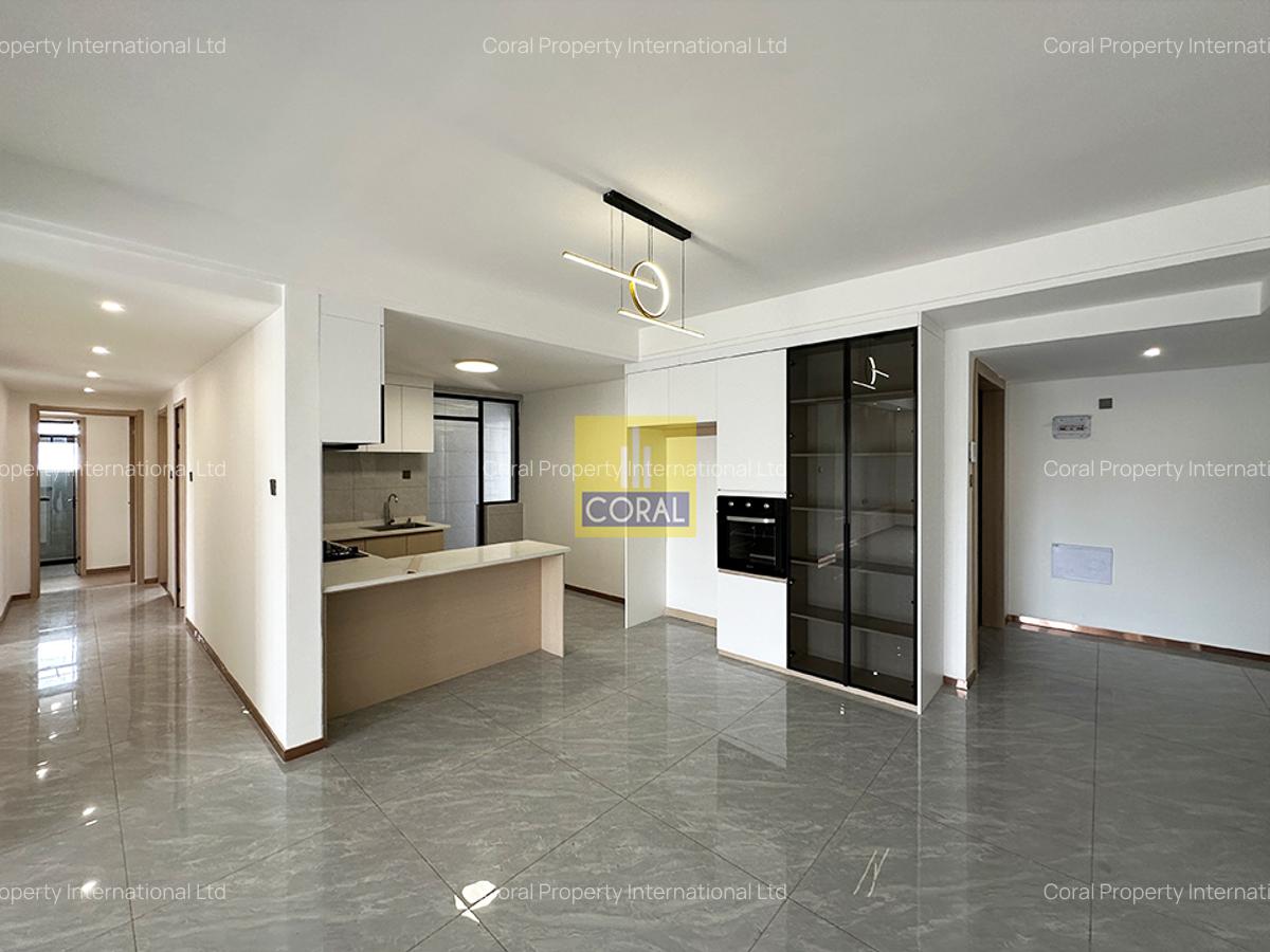 3 Bed Apartment in Riverside - 3