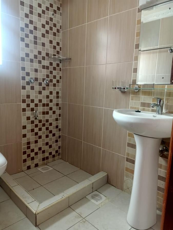 4 Bed Apartment with En Suite at Fourways Junction Estate - 19