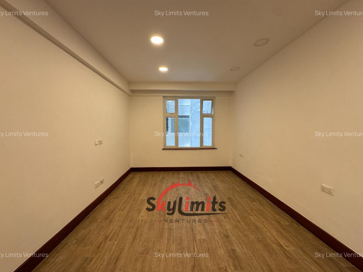 2 Bed Apartment with En Suite in Parklands - 12