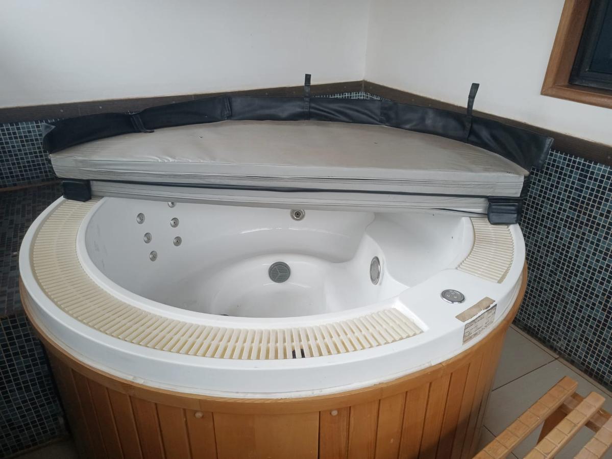 5 Bed Townhouse with En Suite at Lavington - 7