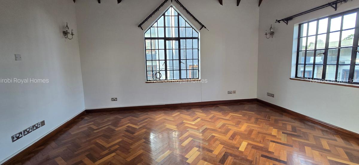 5 Bed Townhouse with En Suite at Lavington Green - 10