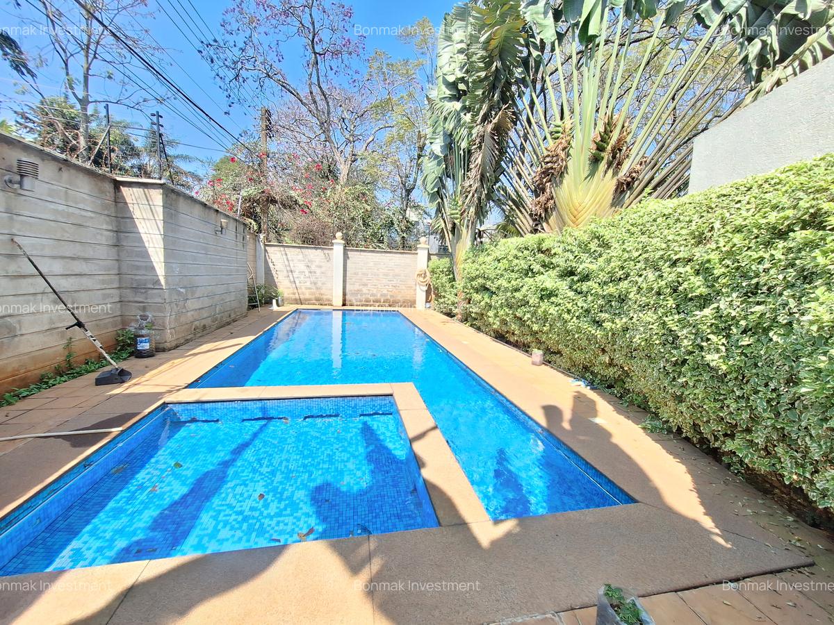 5 Bed Townhouse with En Suite at Lavington Green. - 15