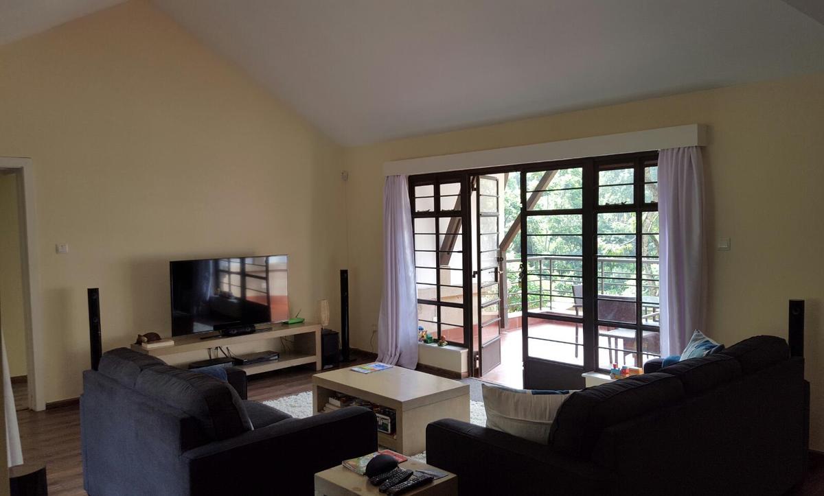 4 Bed House with En Suite in Rosslyn - 5