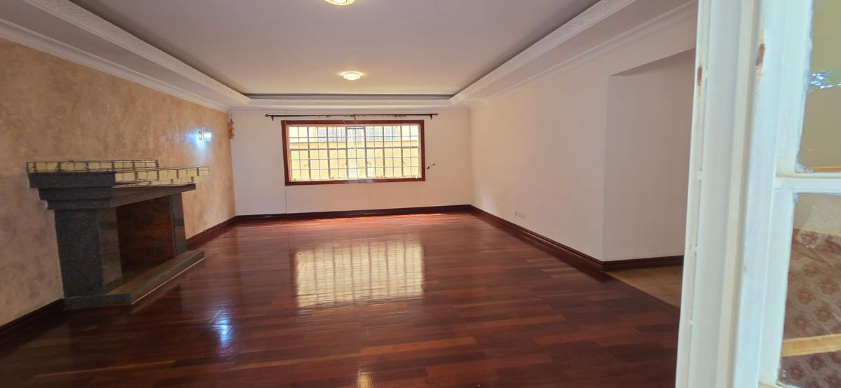 5 Bed Townhouse with En Suite at Apple Cross - 13