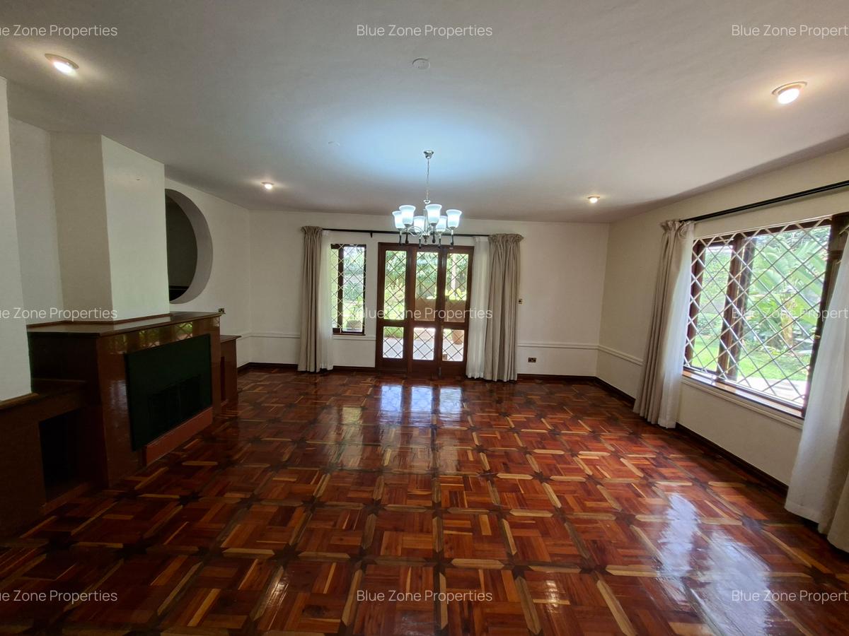 4 Bed House with En Suite at Off Glory Rd - 5