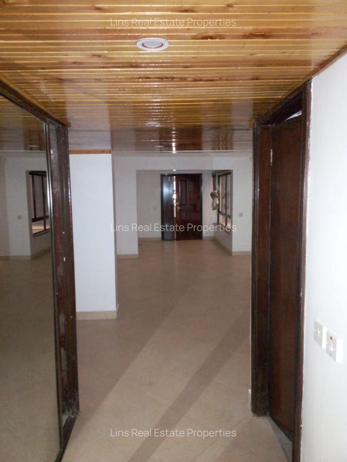 4 Bed Townhouse with En Suite in Spring Valley - 8