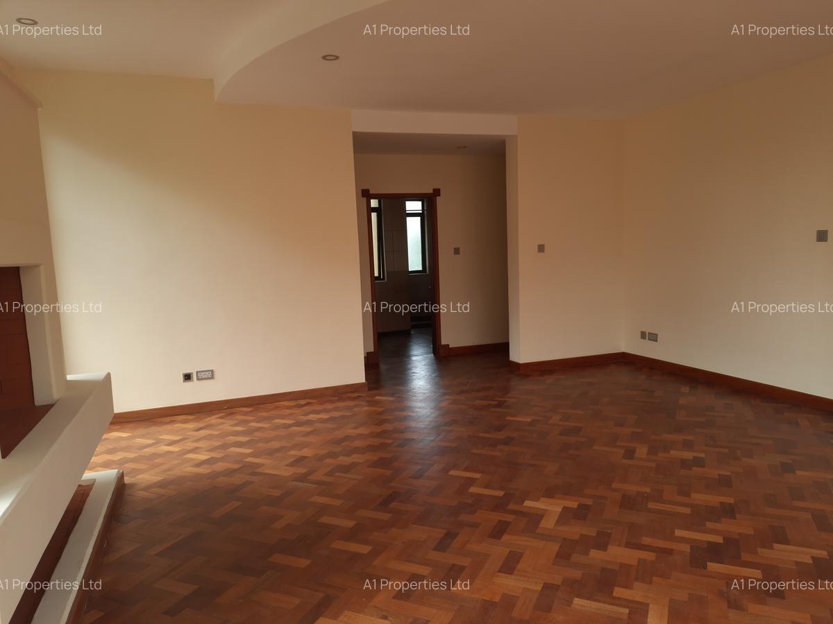 5 Bed Townhouse with En Suite in Lavington - 11