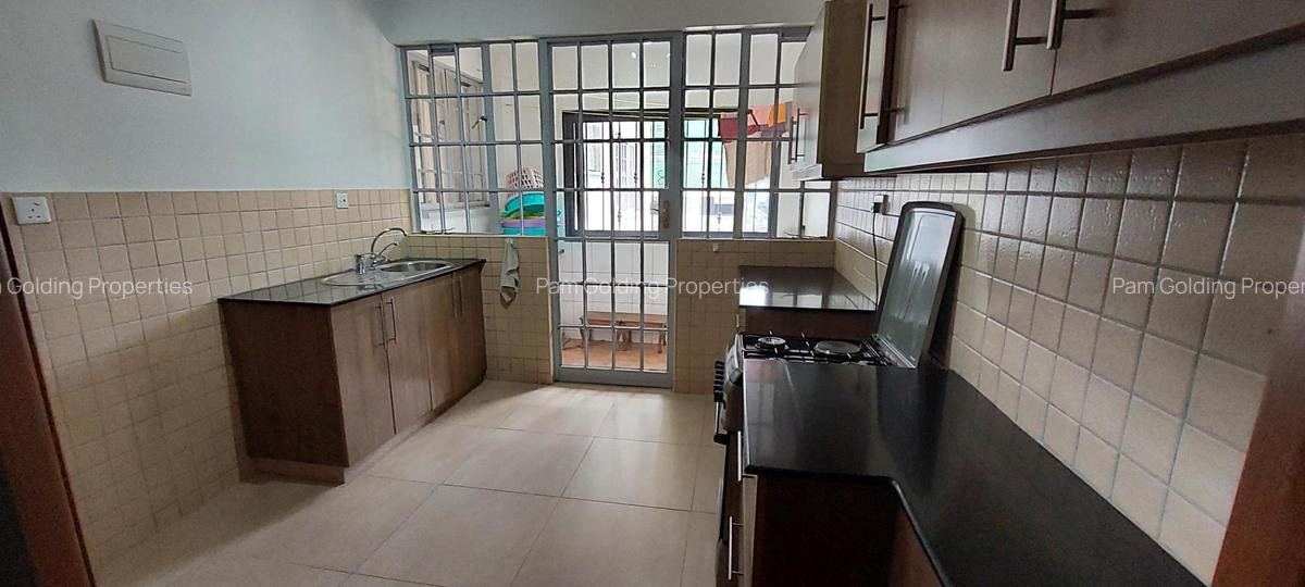 3 Bed Apartment with En Suite in Westlands Area - 3