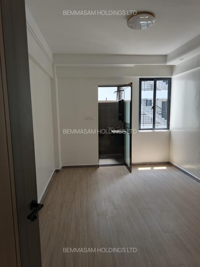 3 Bed Apartment with En Suite at Riverside - 8