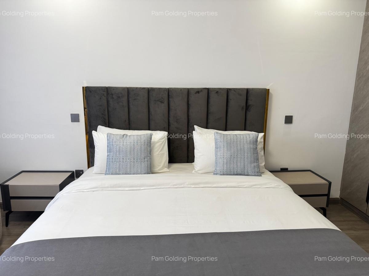 3 Bed Apartment with En Suite in Riverside - 12