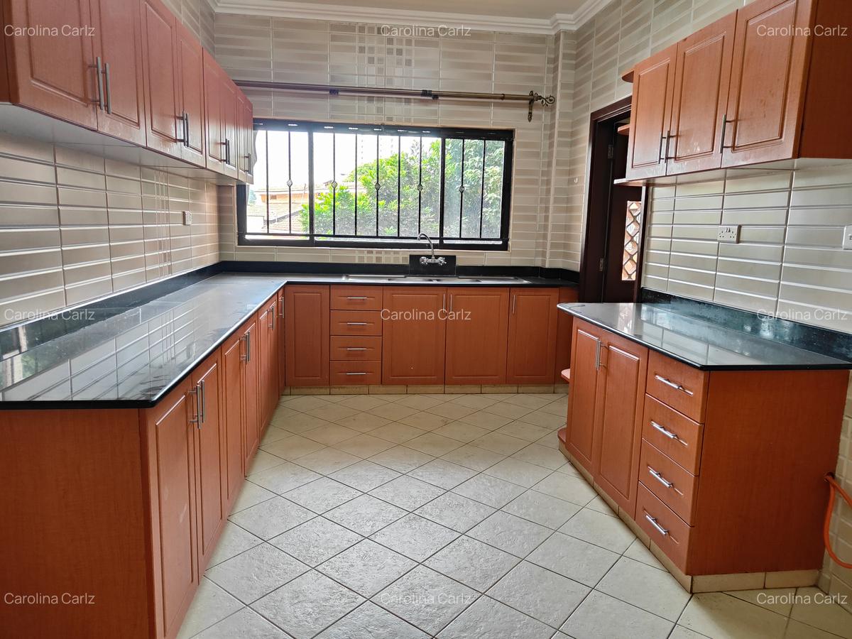 4 Bed Apartment with En Suite at Brookside Drive - 5