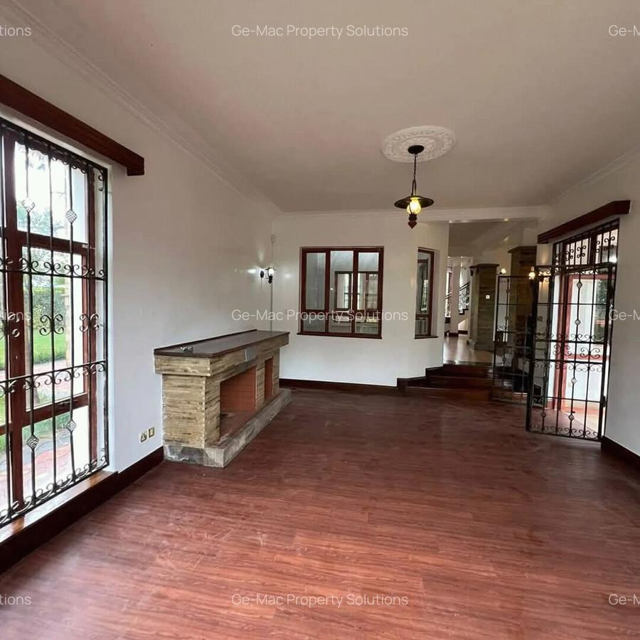 5 Bed House with En Suite in Runda - 4