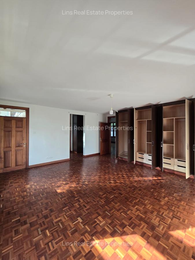 5 Bed Townhouse with En Suite in Lavington - 17