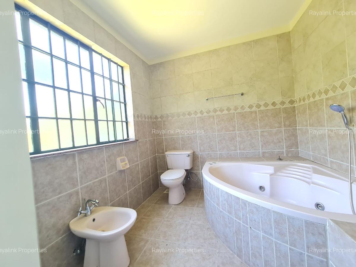 4 Bed Townhouse with En Suite at Spring Valley - 9