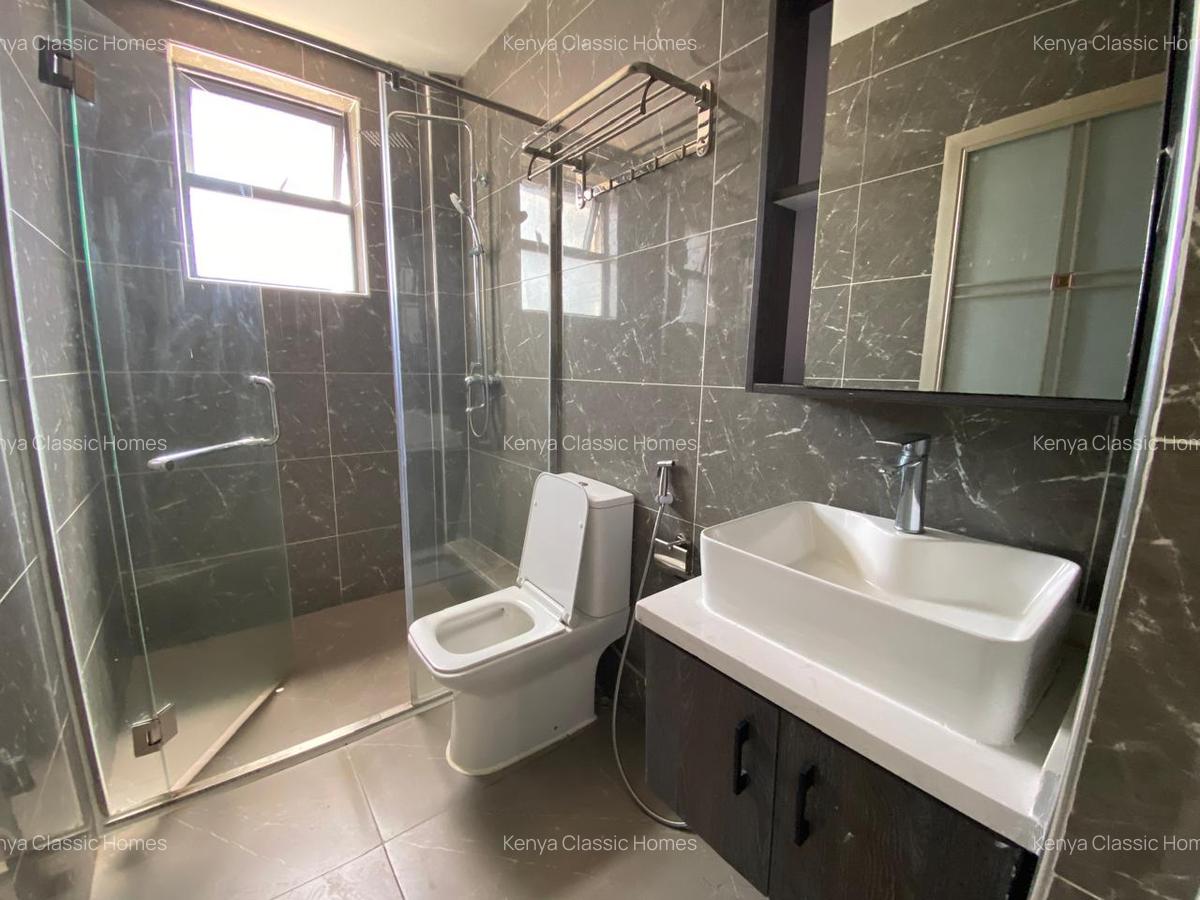 3 Bed Apartment with En Suite at Lavington - 14