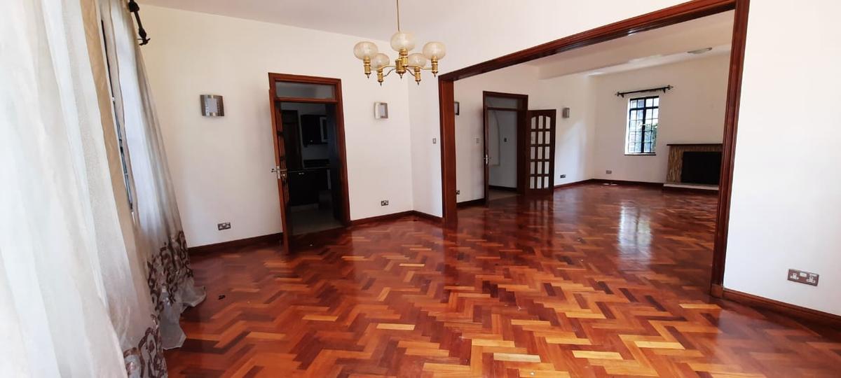 5 Bed Townhouse with En Suite in Lavington - 12