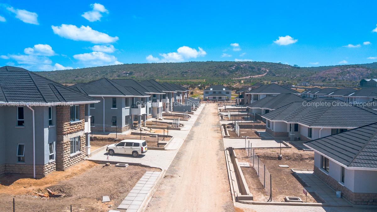 3 Bed Townhouse with En Suite at Mombasa Road - 5