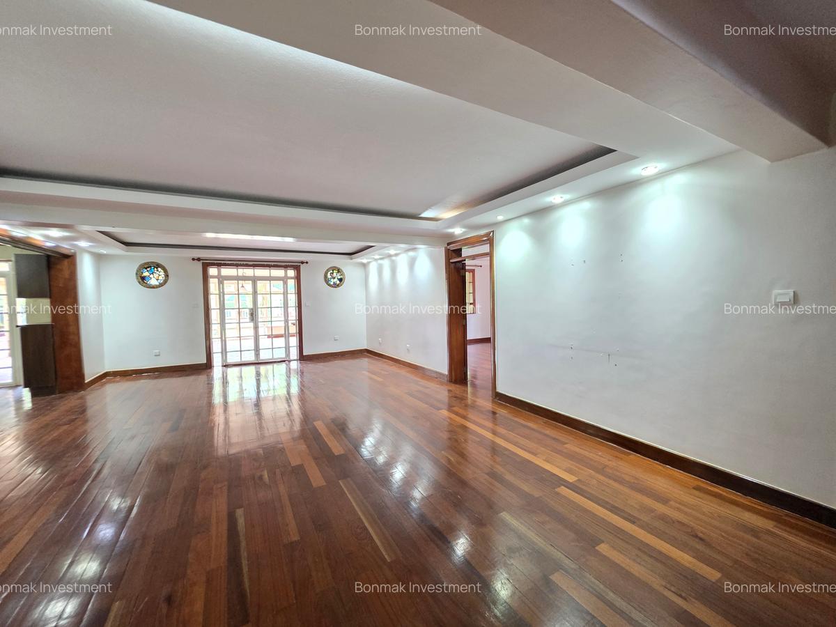 4 Bed House with En Suite at Old Runda. - 9