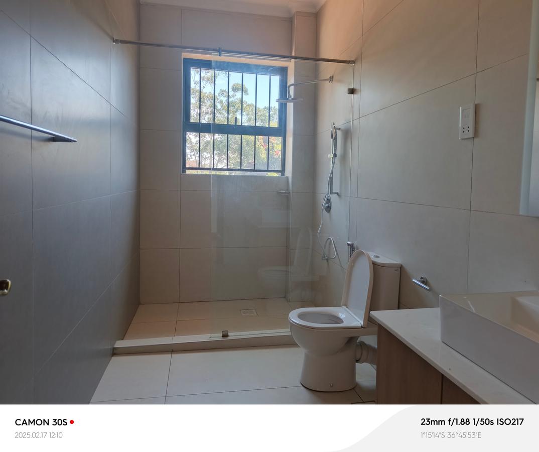 6 Bed Townhouse with En Suite in Loresho - 16
