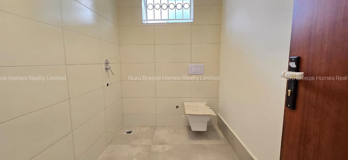 4 Bed House with En Suite in Runda - 19