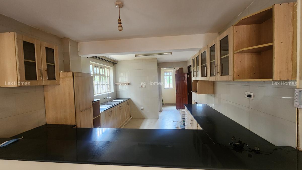 4 Bed House with En Suite at Rimpa - 8