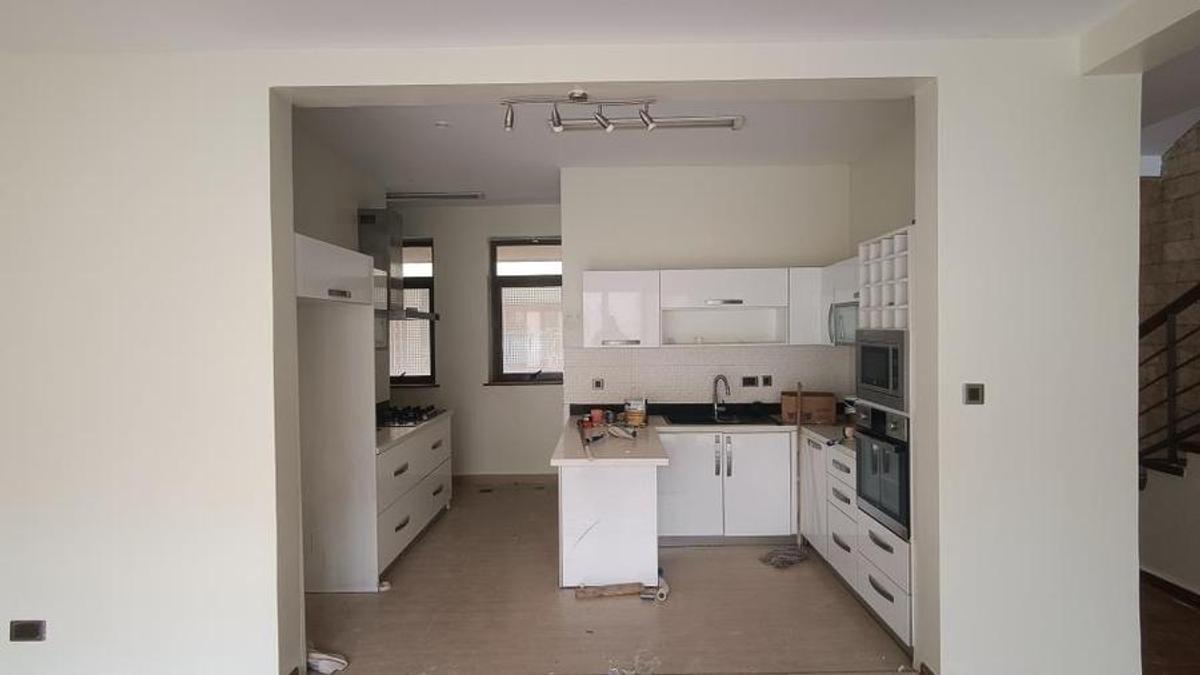 4 Bed Townhouse with En Suite in Kileleshwa - 8