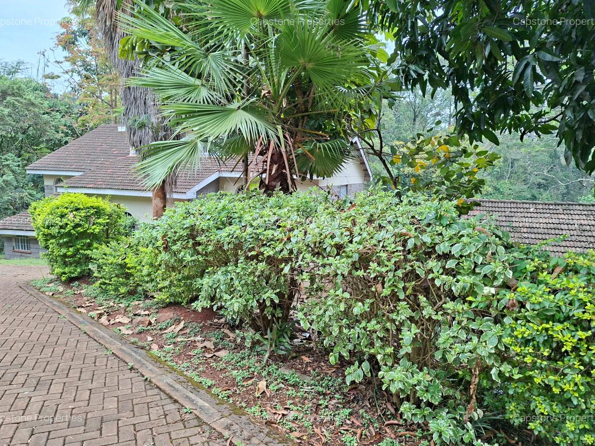 4 Bed House with En Suite in Runda - 2